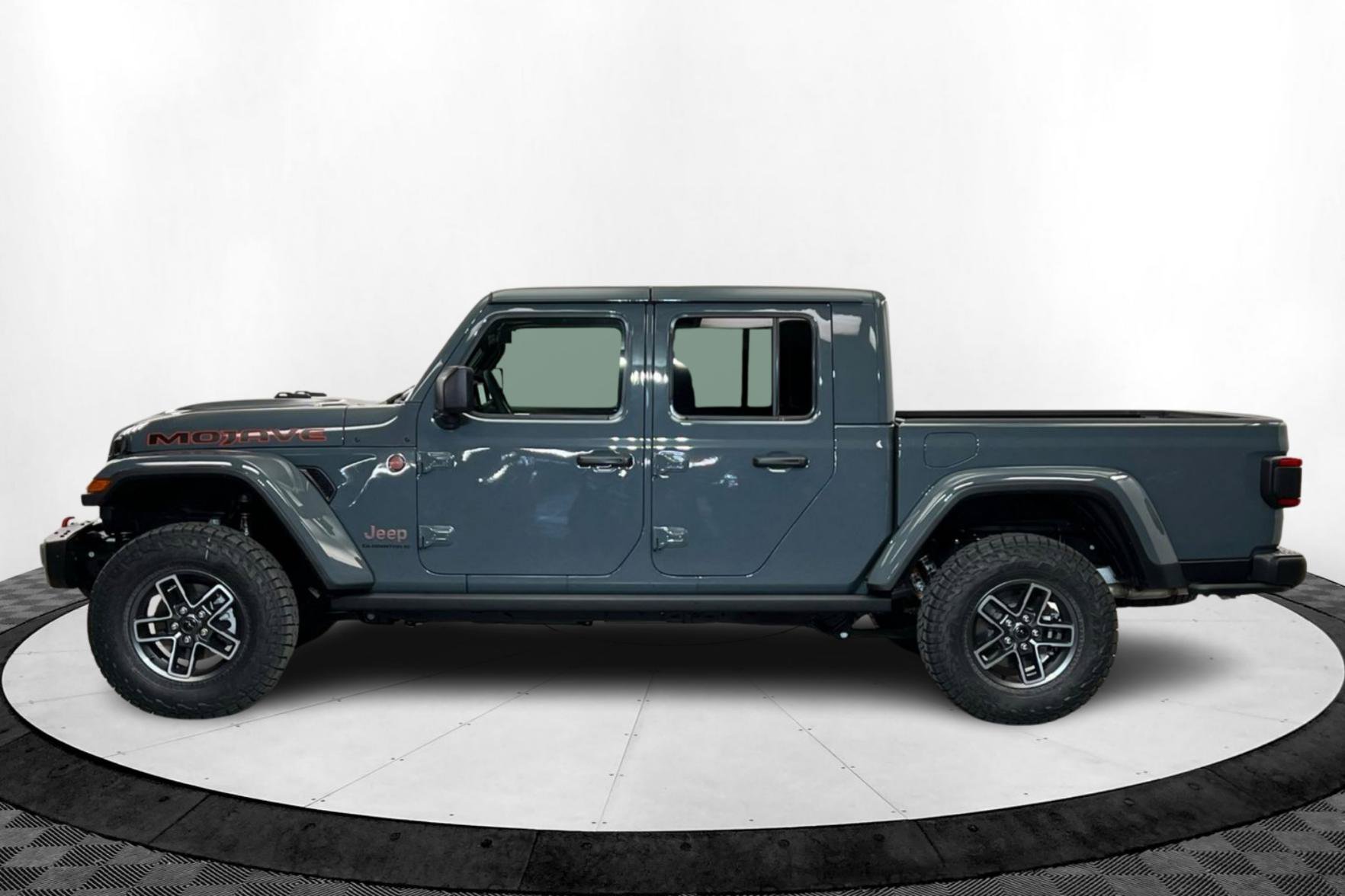 New 2025 Anvil Clearcoat Jeep Mojave X image 2
