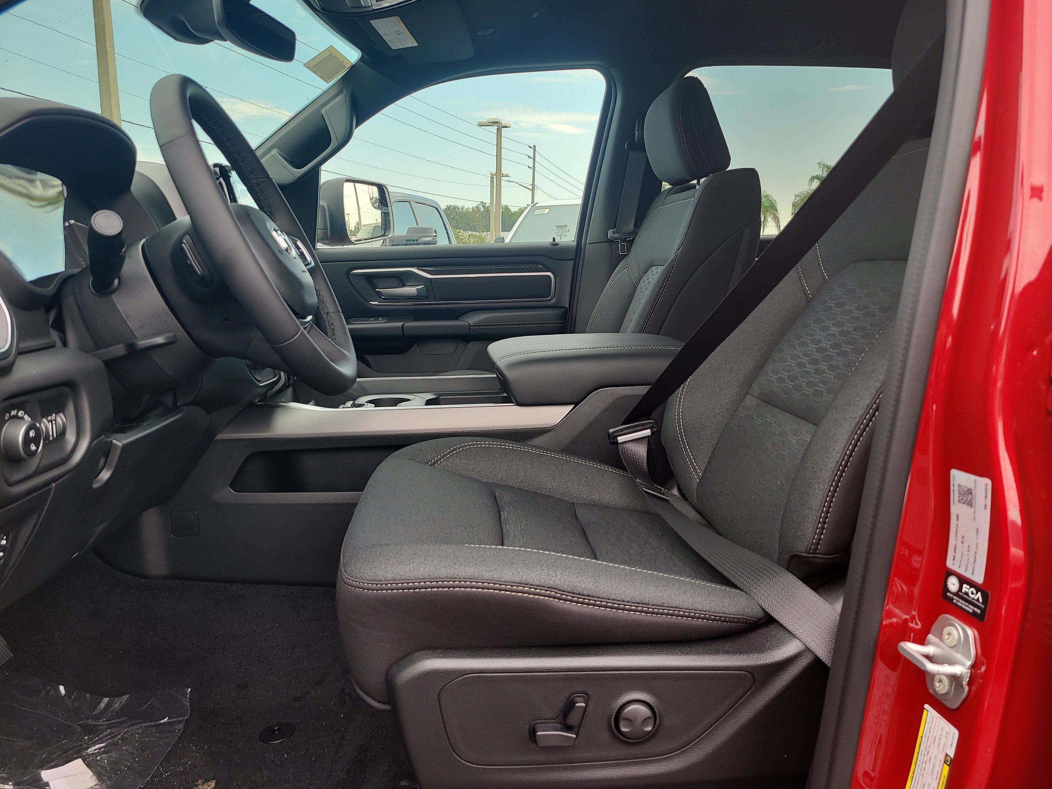 New 2026 Molten Red Pearl-Coat Exterior Paint RAM Big Horn image 13