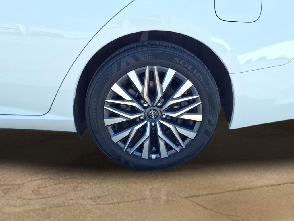 2025 Nissan Altima SV - Photo 25
