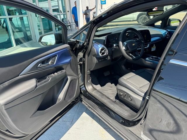 2025 Chevrolet Equinox EV 1LT - Photo 10