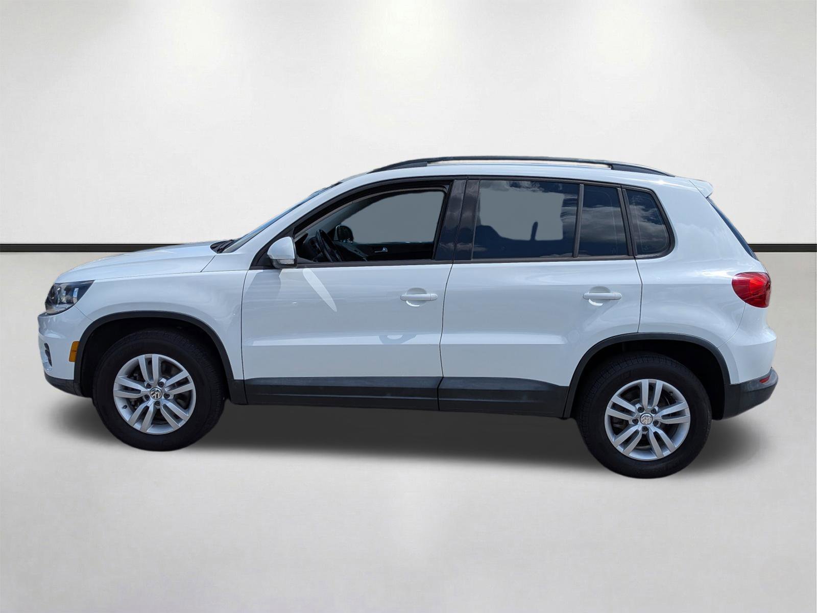 Used 2015 Pure White Volkswagen S image 7