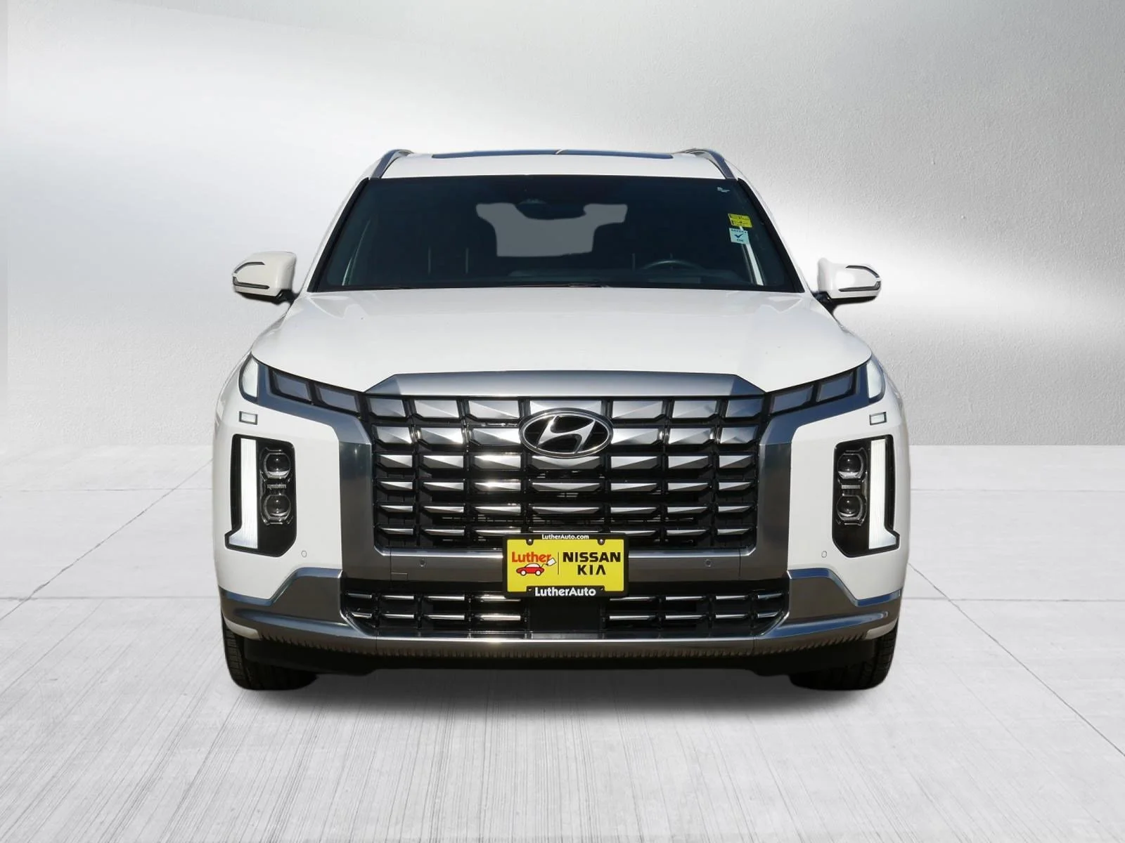 Used 2023 Hyundai Palisade Calligraphy with VIN KM8R7DGE4PU584008 for sale in Inver Grove, Minnesota