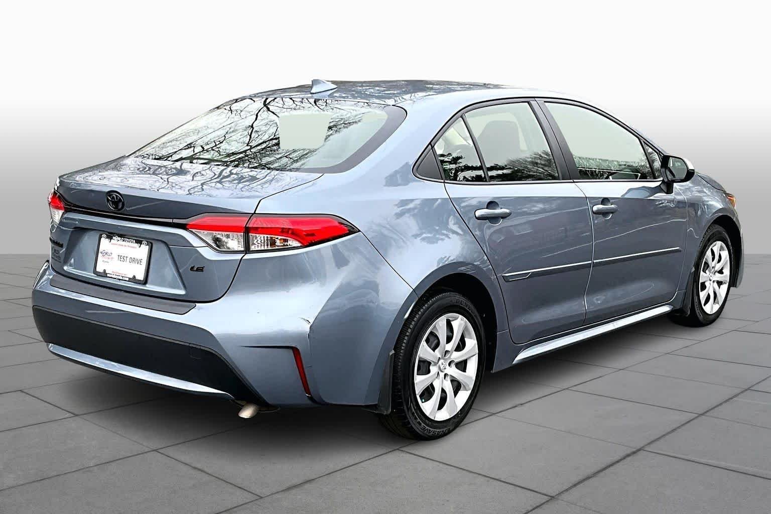 Used 2022 Celestite Toyota LE image 13