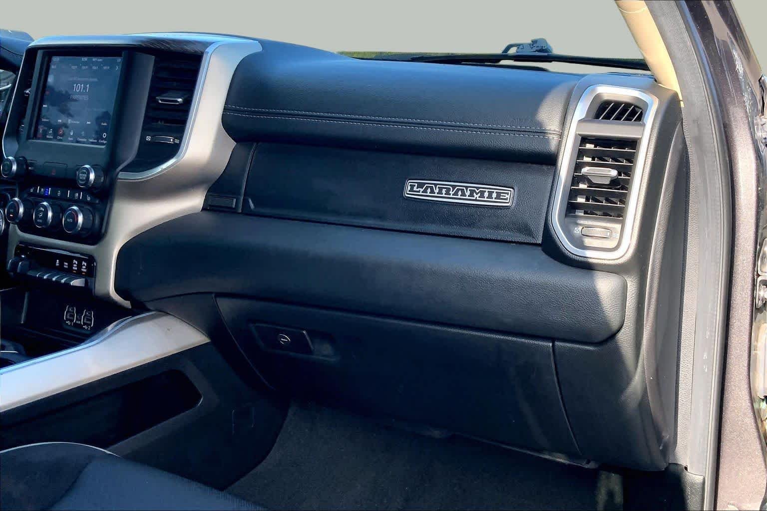 Used 2020 Granite Crystal Metallic Clearcoat Ram Laramie image 18