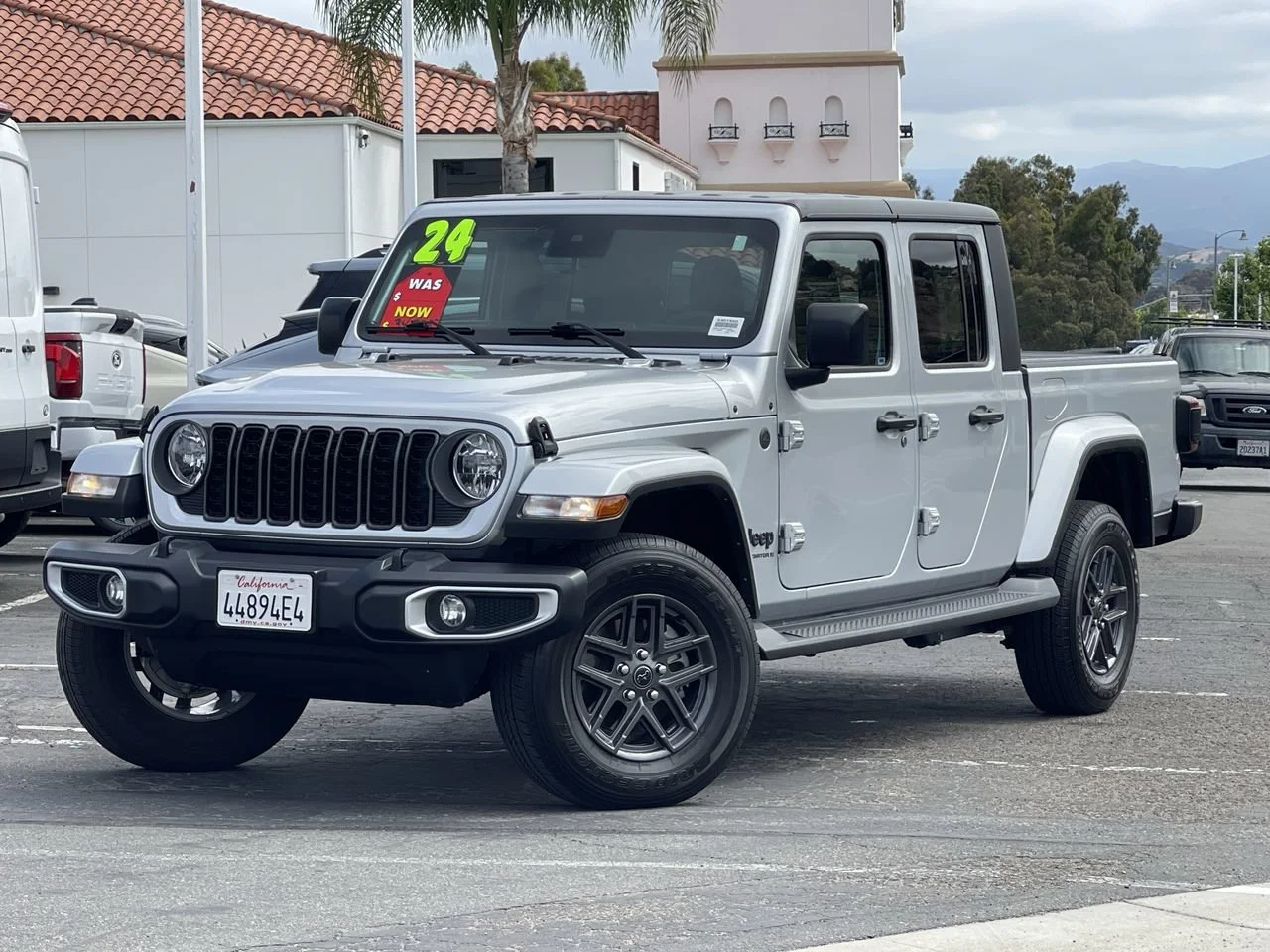 2024 Jeep Gladiator Sport S's photo