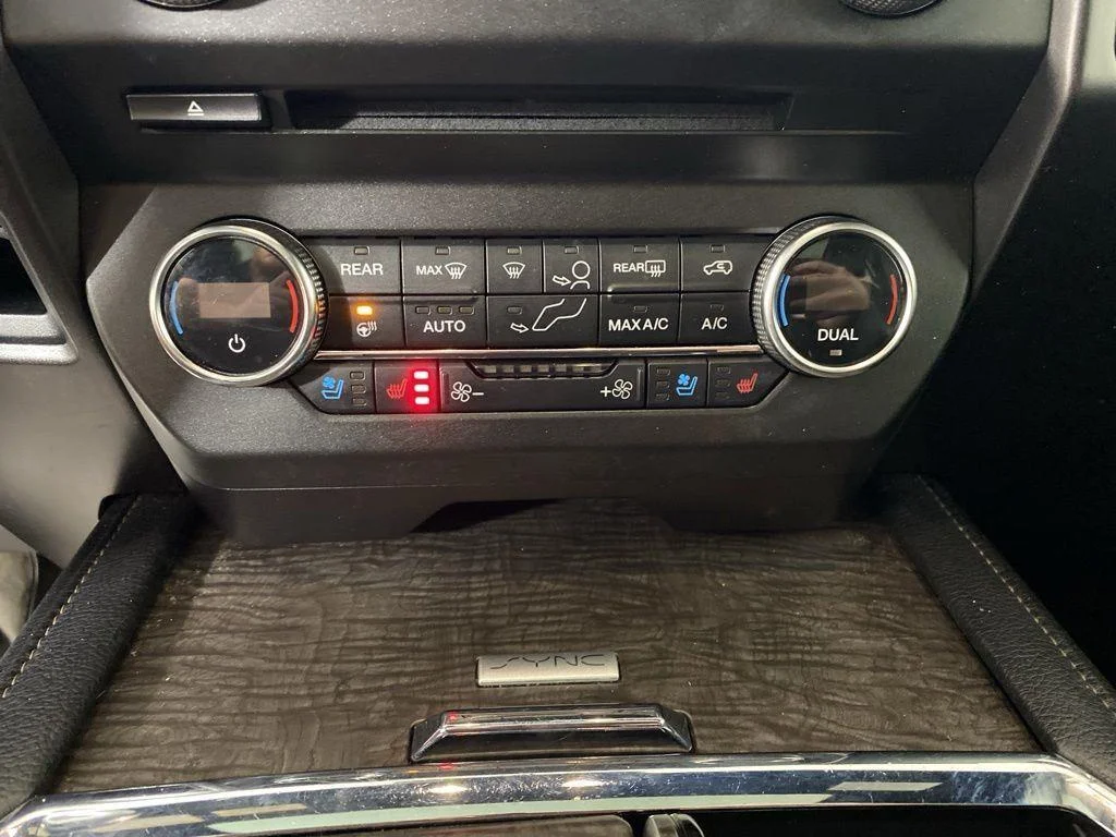 Used 2018 Magnetic Ford Limited image 29