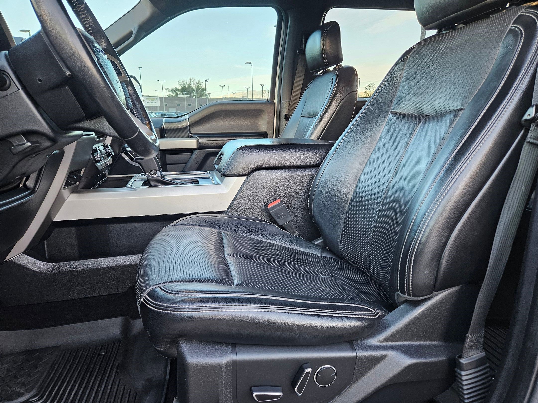 Certified Used 2018 Oxford White Ford LARIAT image 15
