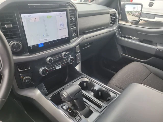 Used 2025 Blue Ford XLT image 21