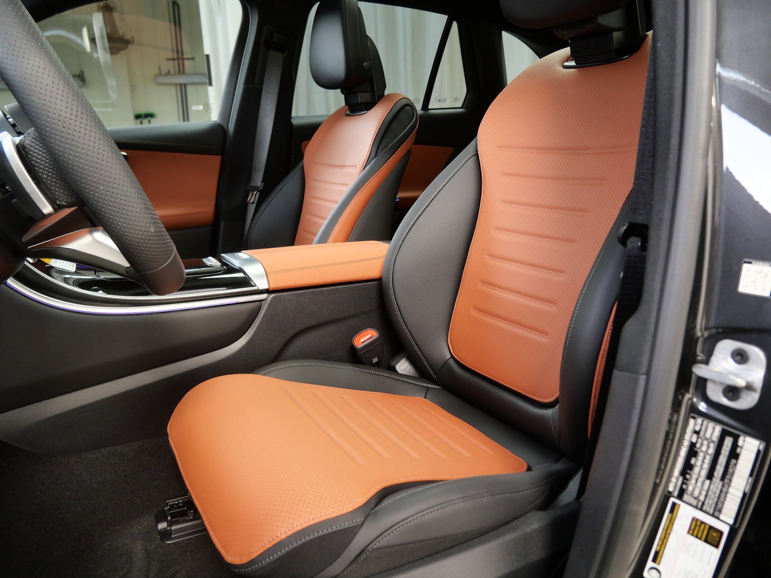New 2026 Graphite Grey Metallic Mercedes-Benz GLC 300 image 3