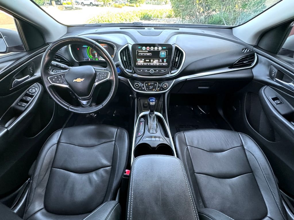 Used 2017 Silver Chevrolet Premier image 31