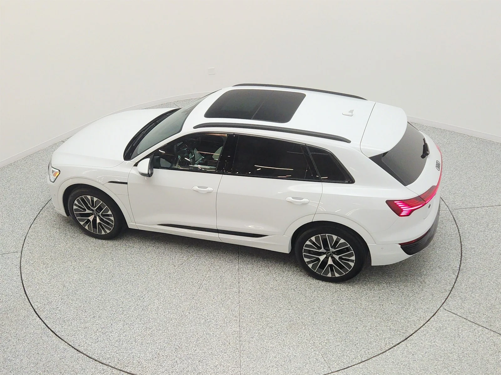 Used 2024 Glacier White Metallic Audi Premium Plus quattro image 29