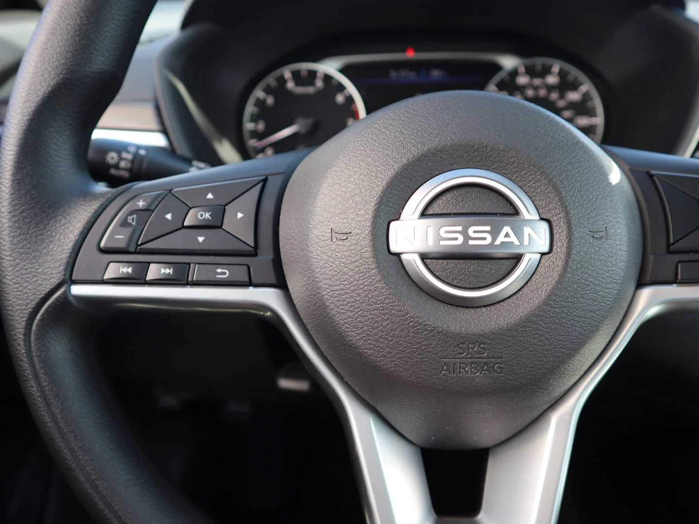 2025 Nissan Altima SV - Photo 19