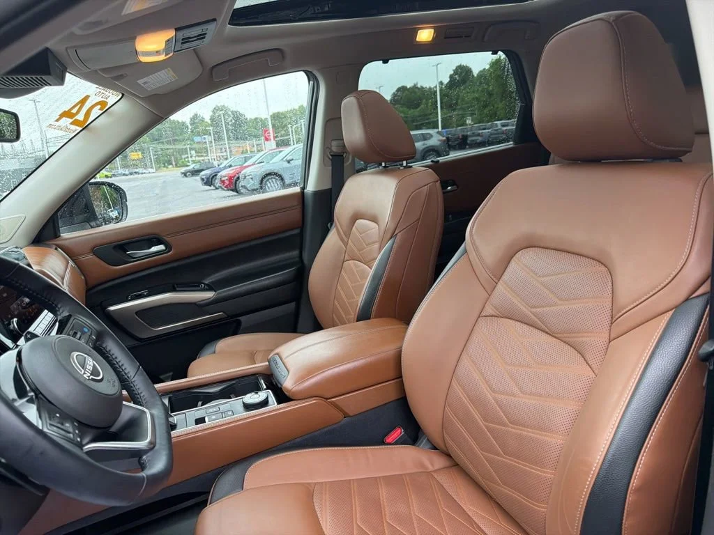 Used 2024 Gun Metallic Nissan Platinum image 9