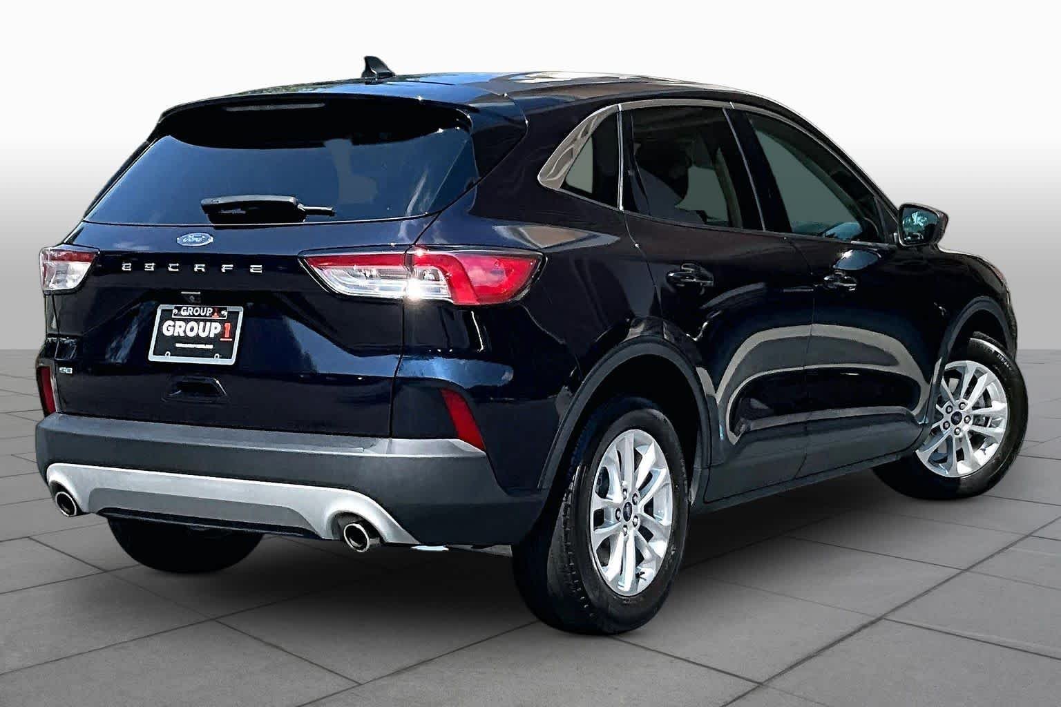 Used 2021 Antimatter Blue Metallic Ford SE image 13