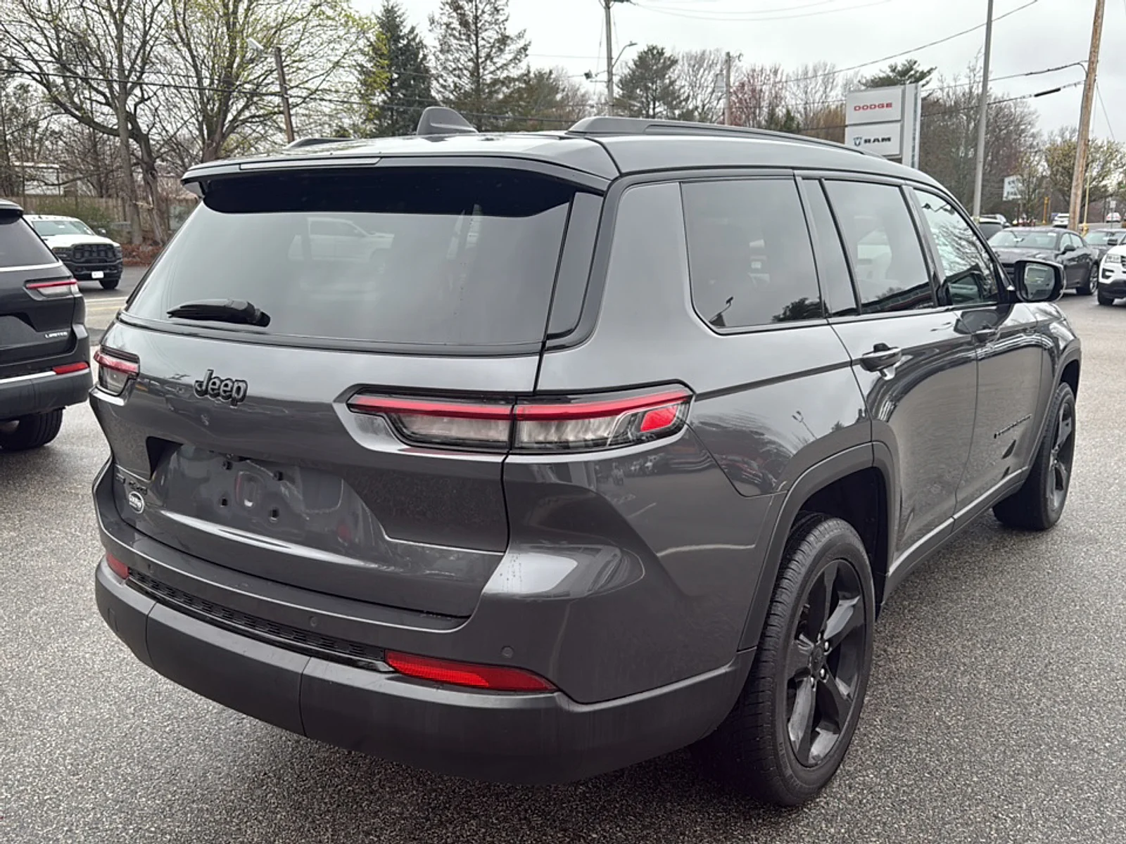 Certified Used 2021 Baltic Gray Metallic Clearcoat Jeep Altitude 4x4 image 5
