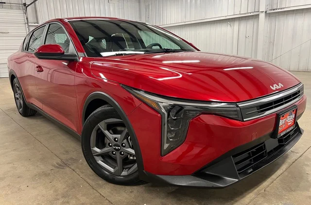 2025 Kia K4 LXS