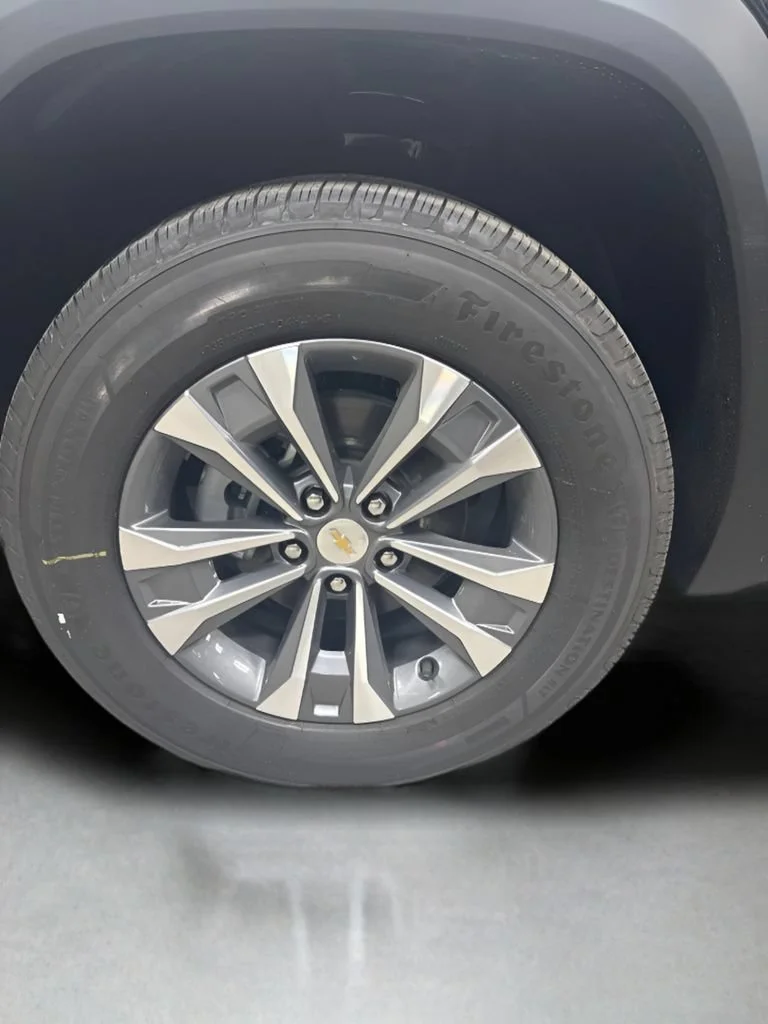 New 2027 Mosaic Black Metallic Chevrolet LT image 9