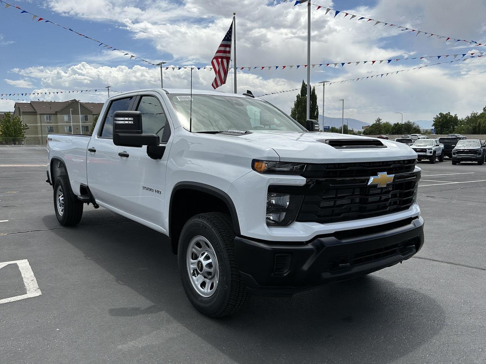 New 2026 Summit White Chevrolet WT image 6