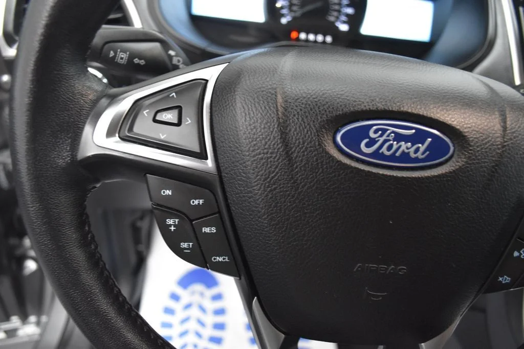 Used 2023 Gray Ford SEL image 10