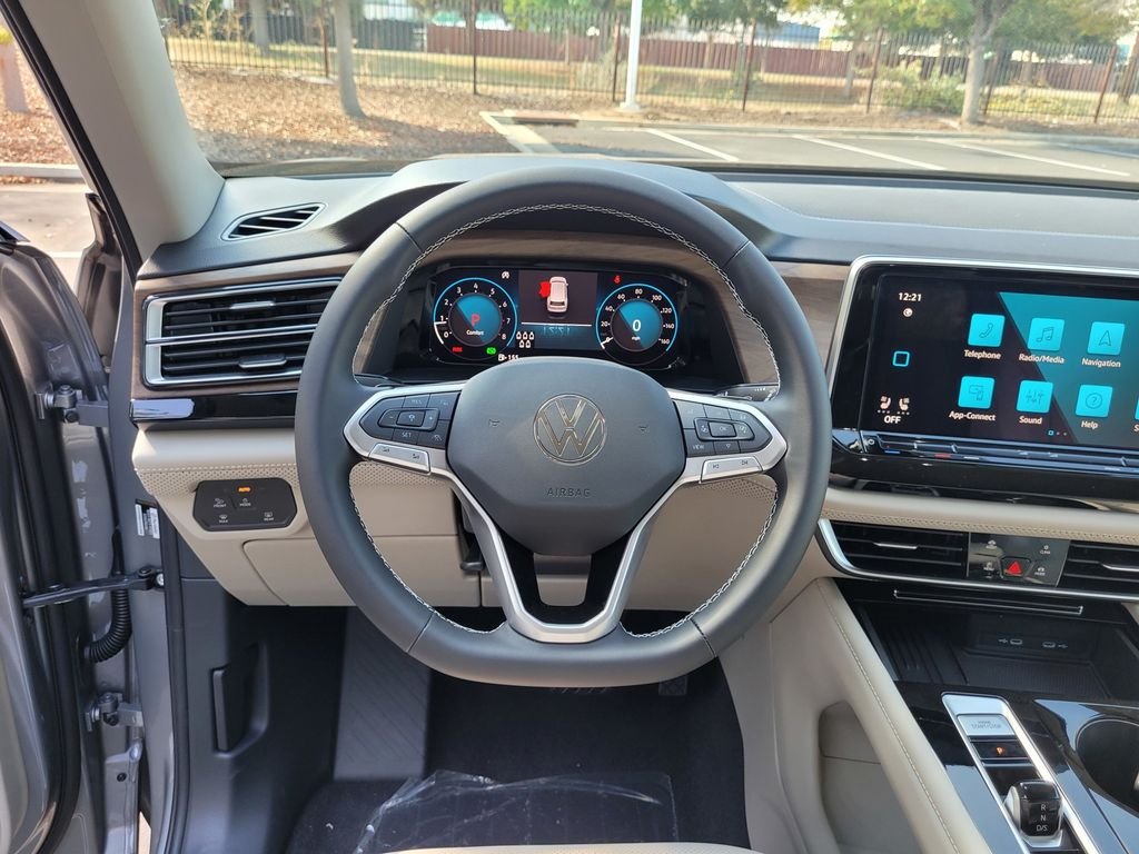 New 2026 Silver Volkswagen 2.0T SE w/Technology image 17