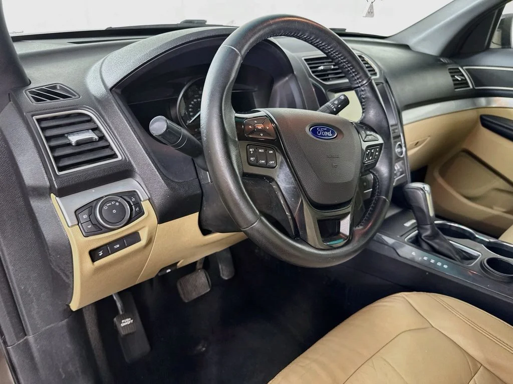 Used 2016 Brown Ford XLT image 9