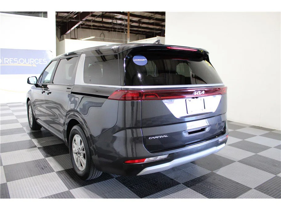 Used 2024 Panthera Metal Kia LX image 10