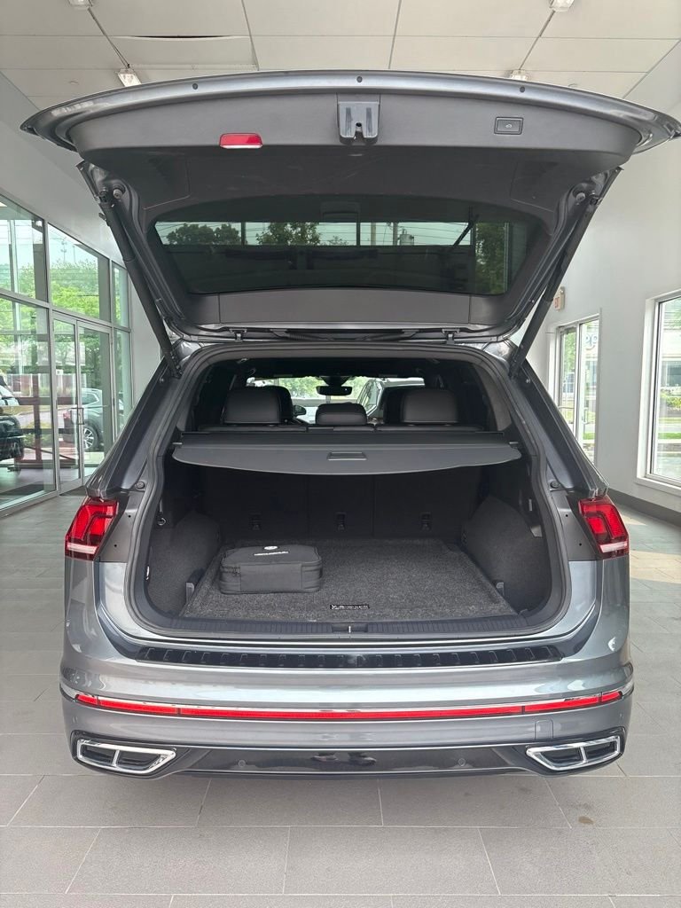 Used 2023 Gray Volkswagen 2.0T SEL R-Line image 28