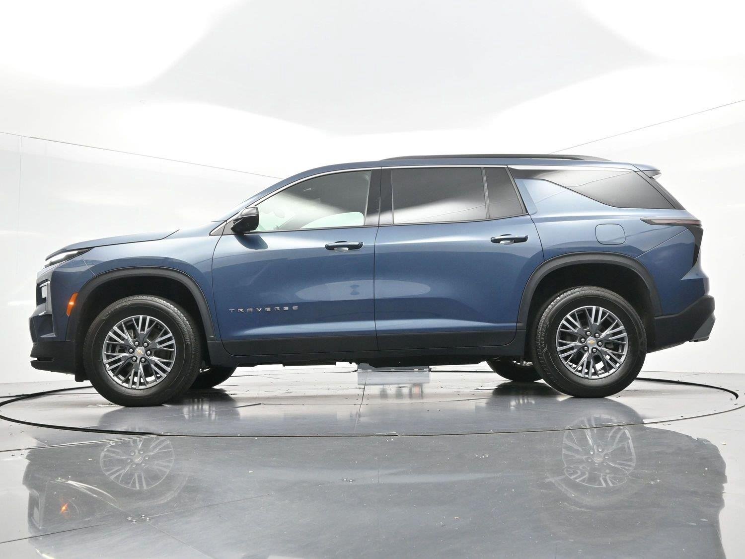 Used 2024 Lakeshore Blue Metallic Chevrolet LT image 44