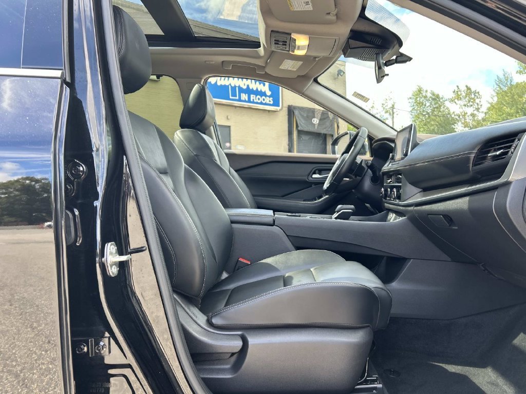 Used 2023 Black Nissan SV image 16
