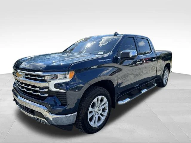 Used 2022 Blue Chevrolet LTZ image 3