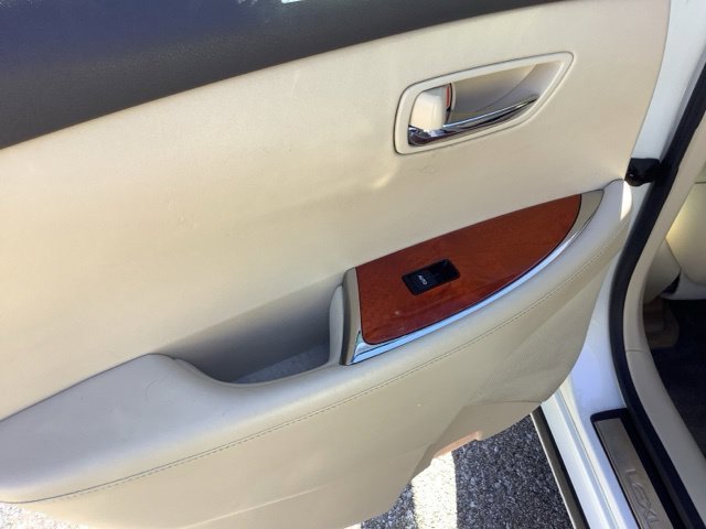 2010 Lexus ES 350 - Photo 17