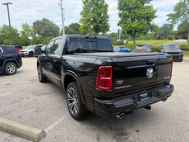 New 2026 Diamond Black Crystal Pearl-Coat Exterior Paint RAM Tungsten image 4