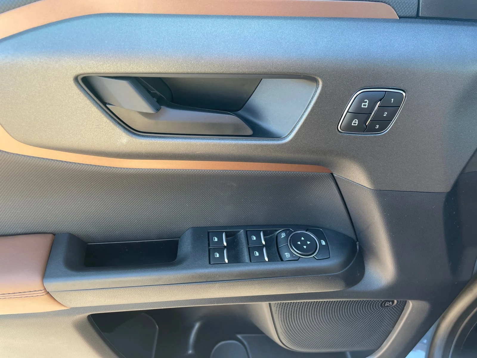 New 2026 Azure Grey Metallic Tri-Coat Ford Outer Banks image 16