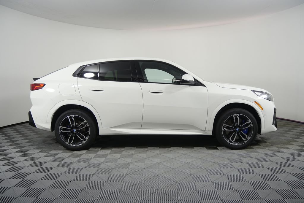 New 2026 Alpine White BMW xDrive28i image 2