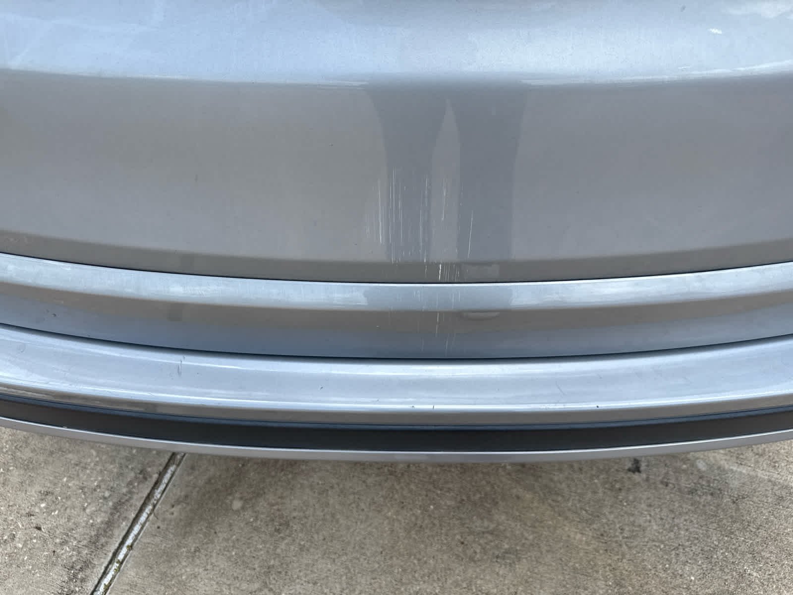 Used 2018 Silver Sky Metallic Toyota XLE image 6
