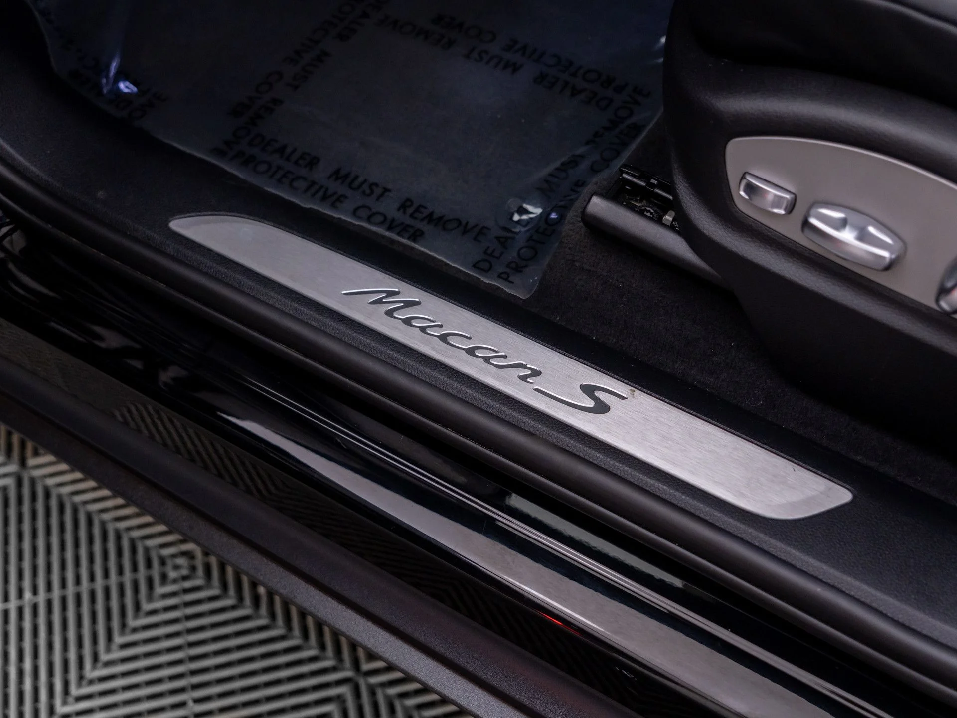Used 2019 Black Porsche S image 15