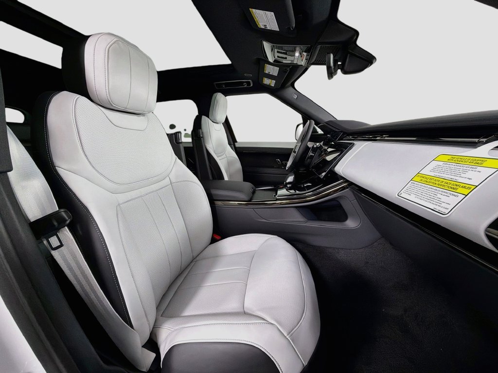 New 2027 Fuji White Land Rover  image 30
