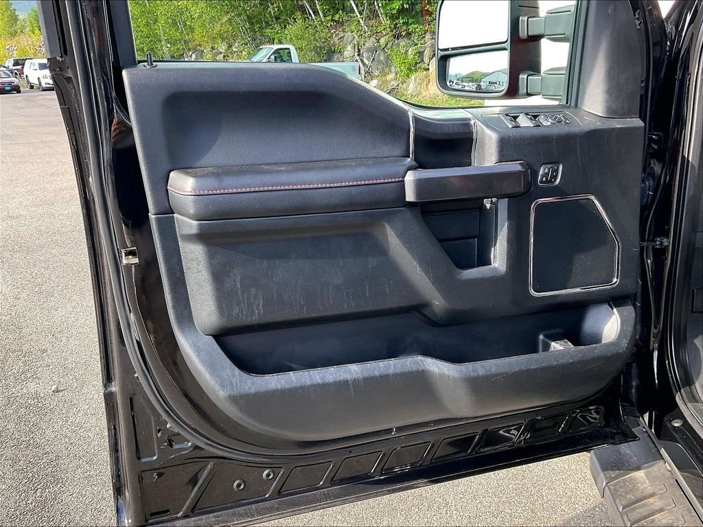 Used 2020 Black Ford Lariat image 9