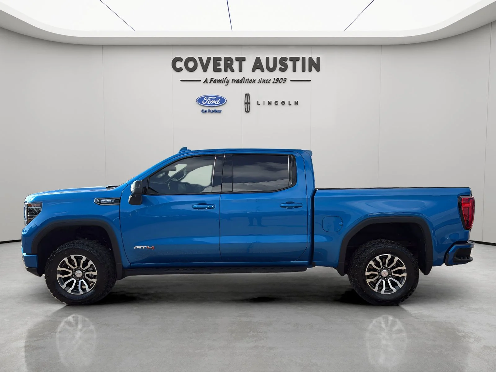 Used 2022 Blue GMC AT4 image 2