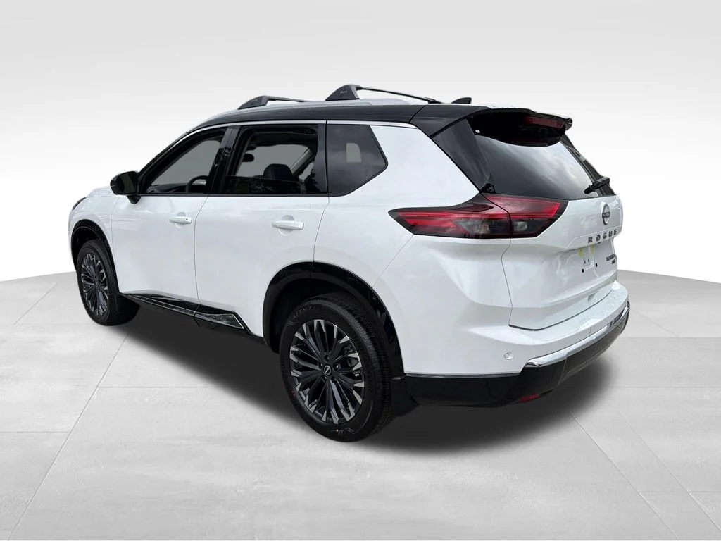 New 2026 Everest White Pearl TriCoat / Super Black Two-tone Nissan Platinum image 5