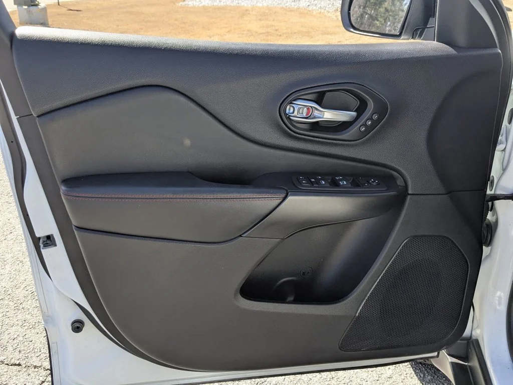 Used 2022 Bright White Clearcoat Jeep Trailhawk image 11