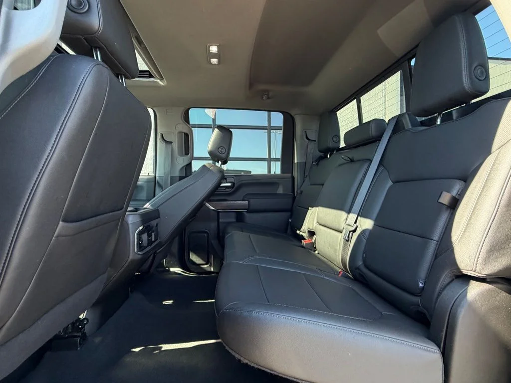 Used 2022 Black GMC SLT image 10