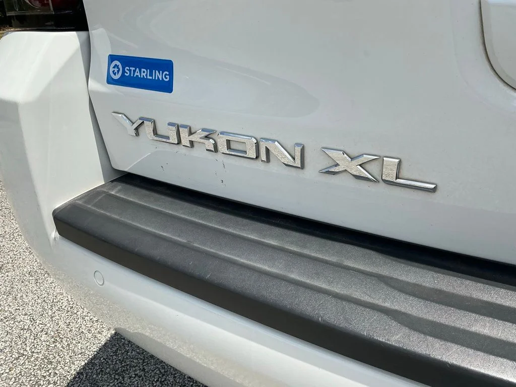 Used 2020 White GMC SLT image 21
