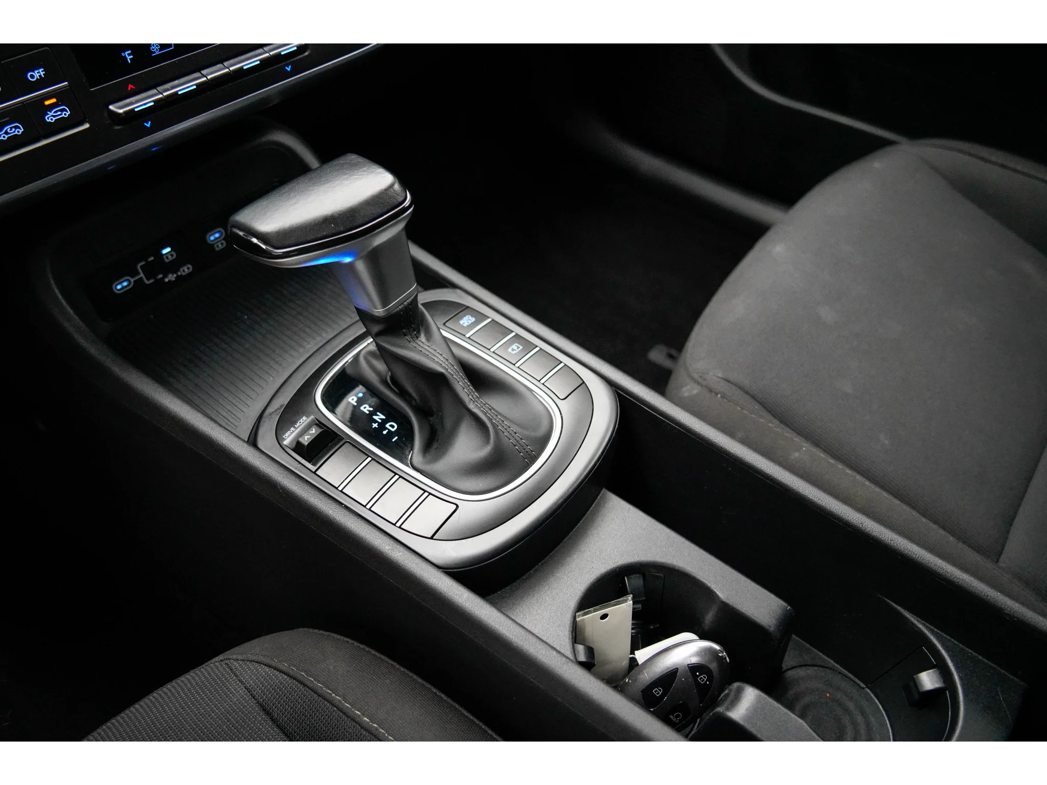 Used 2025 Cyber Gray Metallic Hyundai SEL image 22