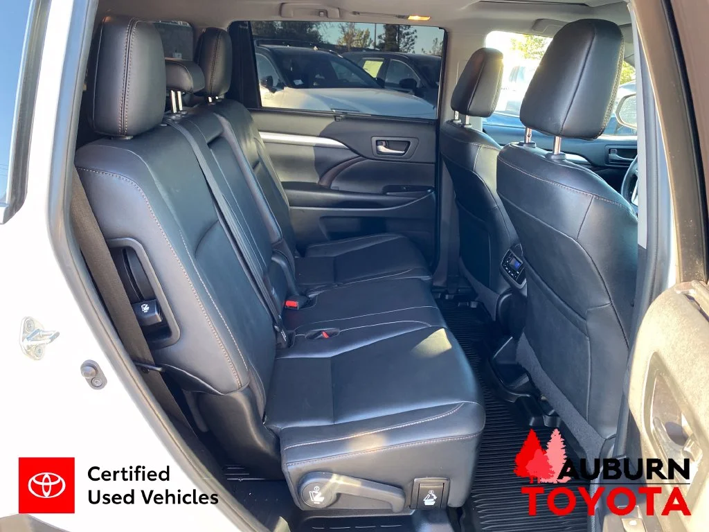 Certified Used 2019 Blizzard Pearl Toyota XLE image 21
