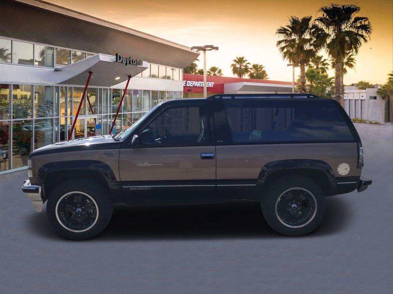 Used 1994 ONYX BLACK/LIGHT AUTUMNWOOD GMC 2DR 1500 4WD image 6