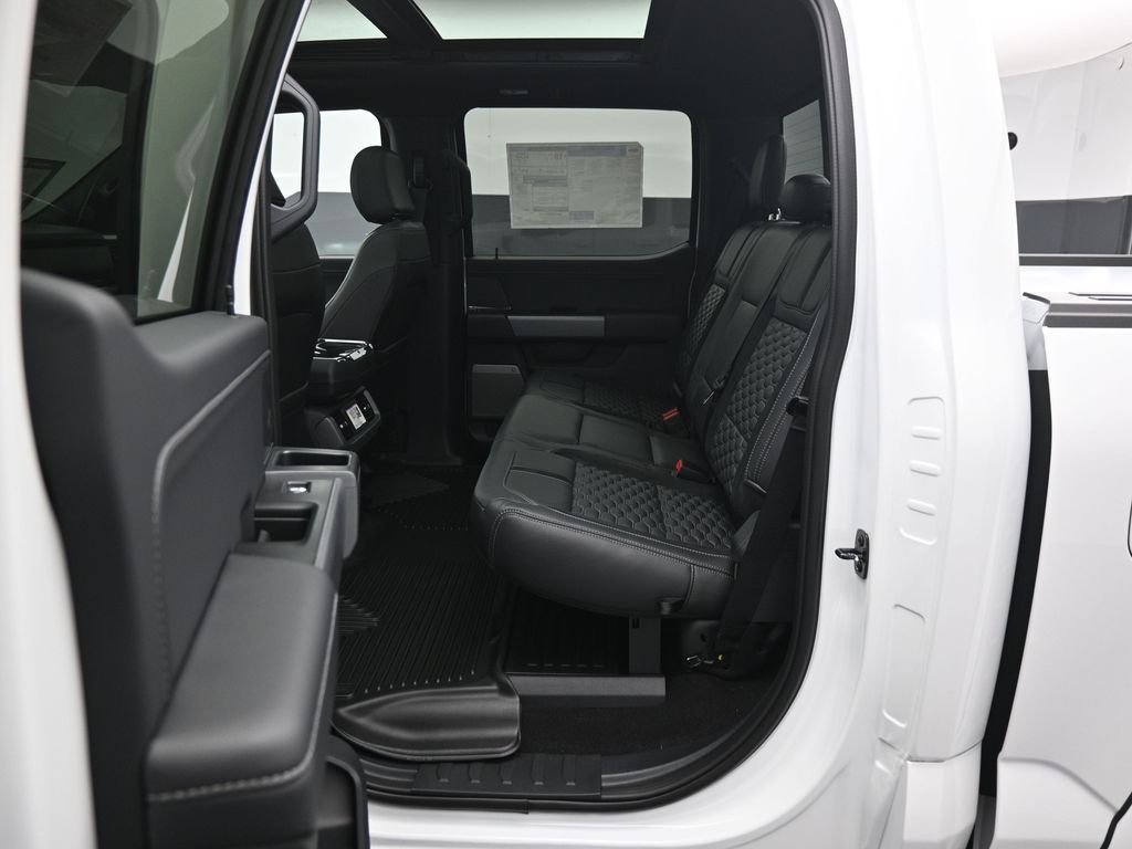New 2025 Oxford White Ford XLT image 21