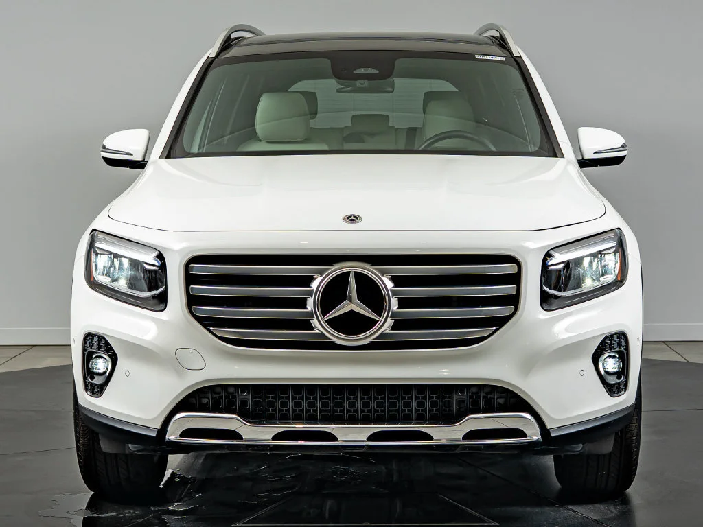 Certified Used 2026 Polar White Mercedes-Benz GLB 250 image 2
