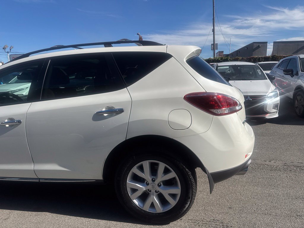 Used 2012 White Nissan SL image 11