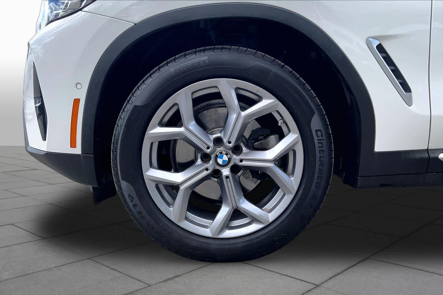 Used 2023 Alpine White BMW xDrive30i image 11